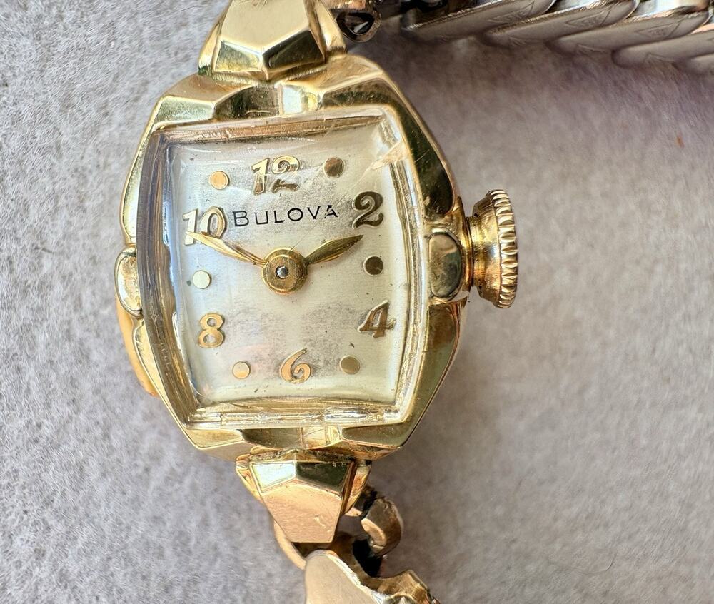 Vintage 1957 Bulova Ladies Wristwatch 10K Rolled Gold Stetch Metal Band RUNS